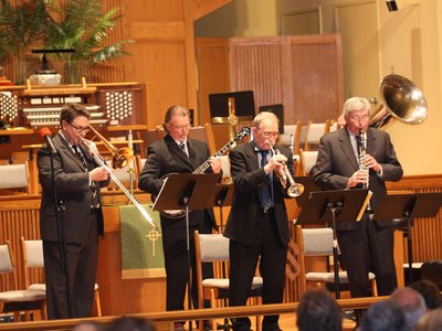 VCJB members perform traditional jazz service with Dick Goodwin & Friends and Rod Biensen, Pianist