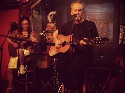 ASC duet set at Freddy's Bar, photo by Joe Cantor