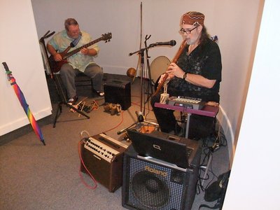 Ambient Gig at The Art Gallery UWF July 2013 with Roger Jones (bass)