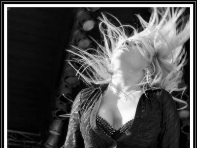 Angela Reign photo