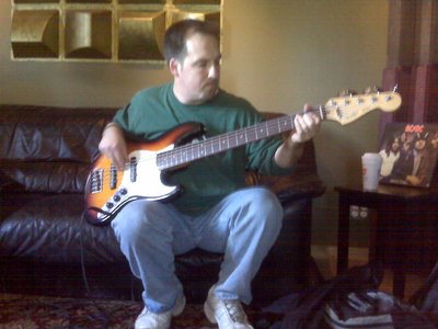 JEFF SCOTT (BASS)