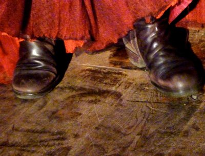 tapping toes