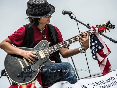 Rockin' the step of the Lincoln Memorial June 2013. Photo courtesy of Dan Long Photography