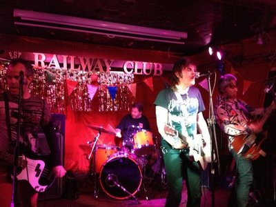 Live at the Railway; De Matt photo.