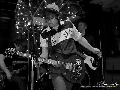 Live at LanaLou's; An Omaly photo.