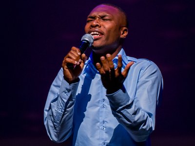 Maxwell AU photo