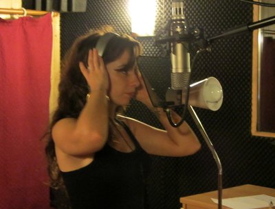 Jessica Passarin on backing vocals