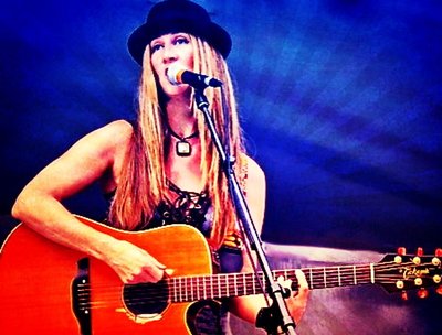 Gia Warner photo
