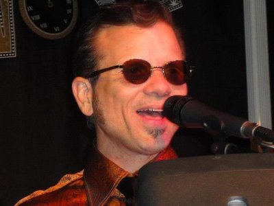 Andrew Ratliff, the Apple Core's "McCartney" vocalist and percussionist (by Debbie Cosbey)