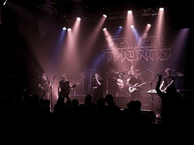 Seven Thorns live