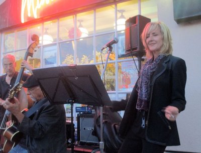Jazzin' it up outdoors on Montana Avenue, Santa Monica