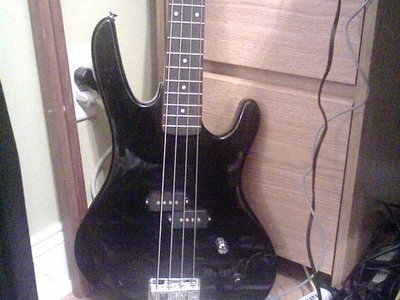 Washburn XB100 Bass ("CHARITY")