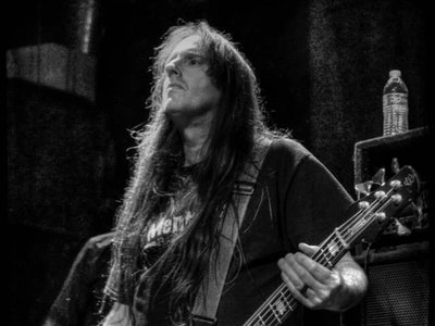Jeff Bloomfield : Bassist