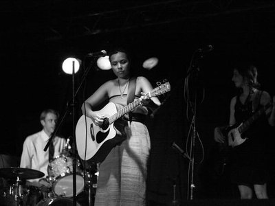 Lucky Bar  2009 w. Kaitie Sly on Bass and Odin Lake on Drums Photo:Darren Stone