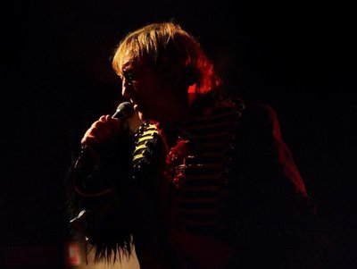 A tender moment from Neil at the "Florida" Theatre gig (Algeciras), 2013
