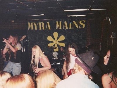 MYRA MAINS photo
