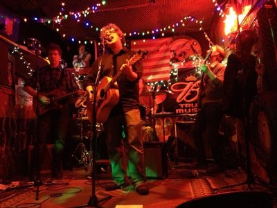 Mo's Birthday Gig, Hanks! (Barbara Endes, photo)