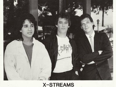 X-STREAMS 
Peter Tessensohn, 
Kurt Mayberry, 
Pat Sweeney
