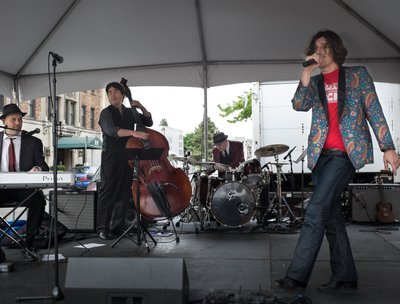 Velveteen Lotharios swinging it big at U-District Street Fair 2013