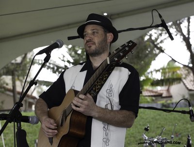 Oneg Shemesh Band photo