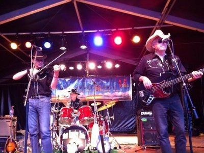 NEW COUNTRY RAIN photo