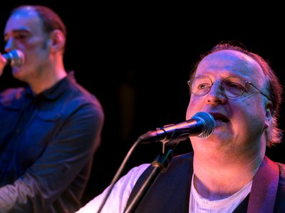Live, 2013. (Photo by Stuart Feltham)