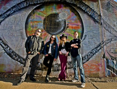 Blue Snaggletooth - "the eye", photo by Doug Coombe