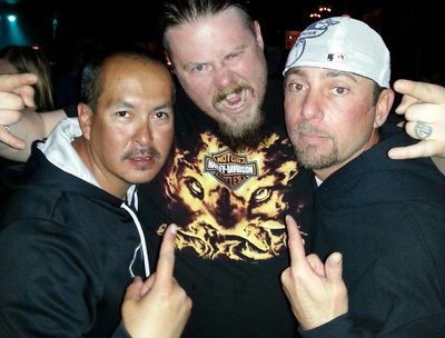 Universal Choke Sign photo