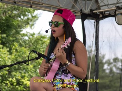 Crazyass Music and Color Festival - Love warmups with my Uke! 