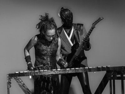 ManifestiV are Lillith on vibraphone, Paragraph on guitar & both on vocals.
