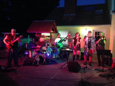 Played some Great Independence Day Parties this weekend... Next SHOW, July 12 at Strange Brew !!