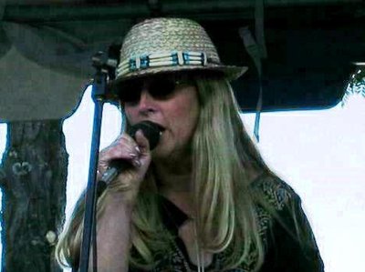 Faith performing in Toledo, Ohio
