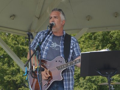Hinsdale Lawn Party 2014. Photo: Jascha Sual.