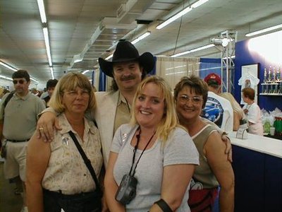 Kim and Some of his fans at Fan Fair!