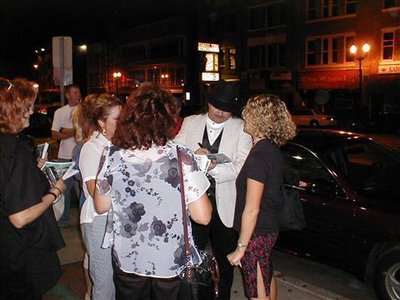 Eric Heatherly's Mom and family getting Kim's autographed photos!