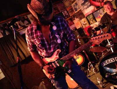 Chris Bell bottle neck slide madness in concert!