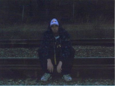 dismay sittin on da trackz
