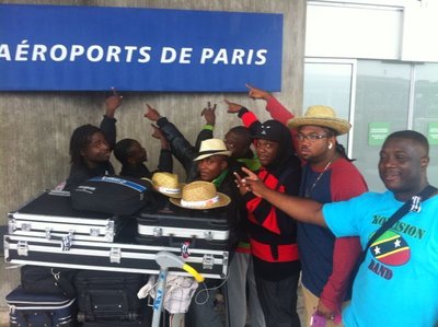 Kollision Band @Charlesde Gaulle Airport enroute to Belgium