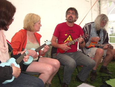 Redefest - A uke workshop in a marquee - Torrential rain outside!