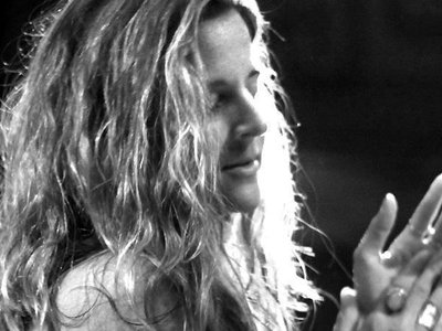 Shari Puorto Band photo