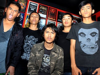 @Venom Studio, Straightout