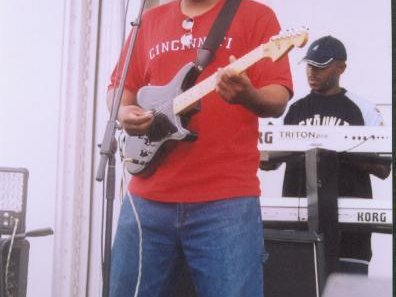 Posting performing for the group "SILK".
