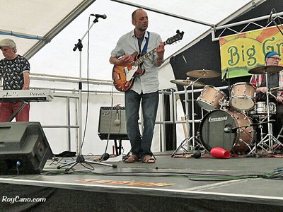 The Rhythm Section at The Big Green Cardigan Festival. Photographby Roy Cano