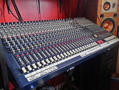 My trusty good old analog Soundcraft LX7II
