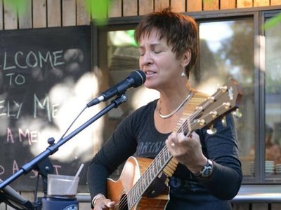 Bobbi Lane photo