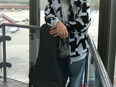 DICARLO WITH 1956 LES PAUL AND PR CASE 2009