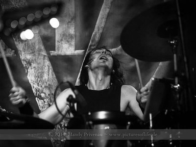VLAD IN TEARS photo