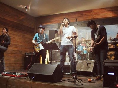 Glue Band JKT Official Page's photo