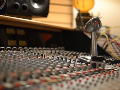 Matthew Emerson Brown (Producer/Engineer/Musician) photo
