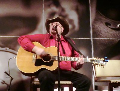 Playing Nasgville Flood Guild F512 in Music City